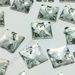 Strass acrylique pyramide carré à coudre - Diamant - 12mm - détail