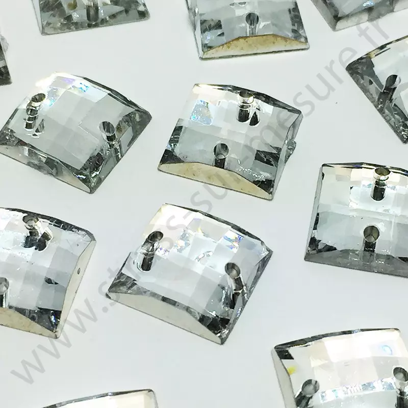 Strass acrylique carré quadrillage à coudre - Diamant - 14mm - détail
