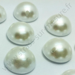 Demi-perle nacrée rond à coudre - Blanc - 6mm à 10mm - détail