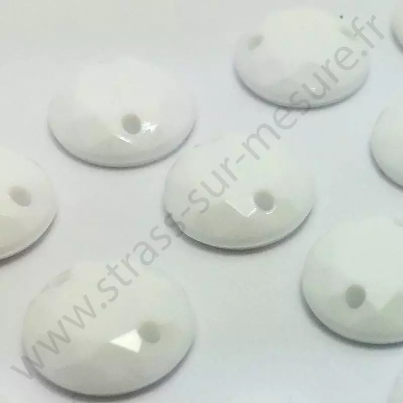 Strass acrylique rond à coudre à facettes - Blanc - 6mm à 15mm - détail