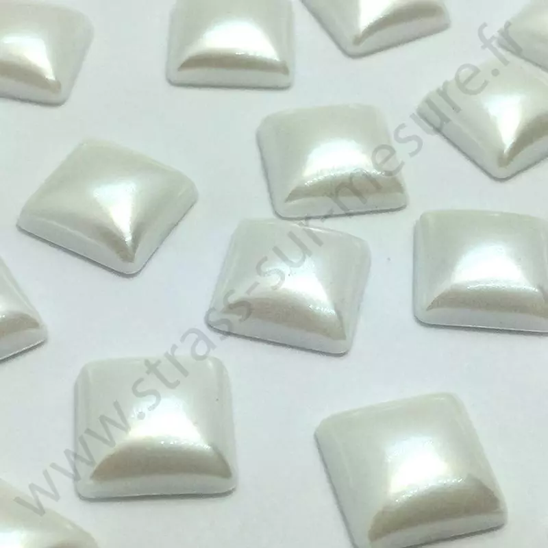 Demi-perle nacrée carré à coller - Blanc nacré - 10mm - détail