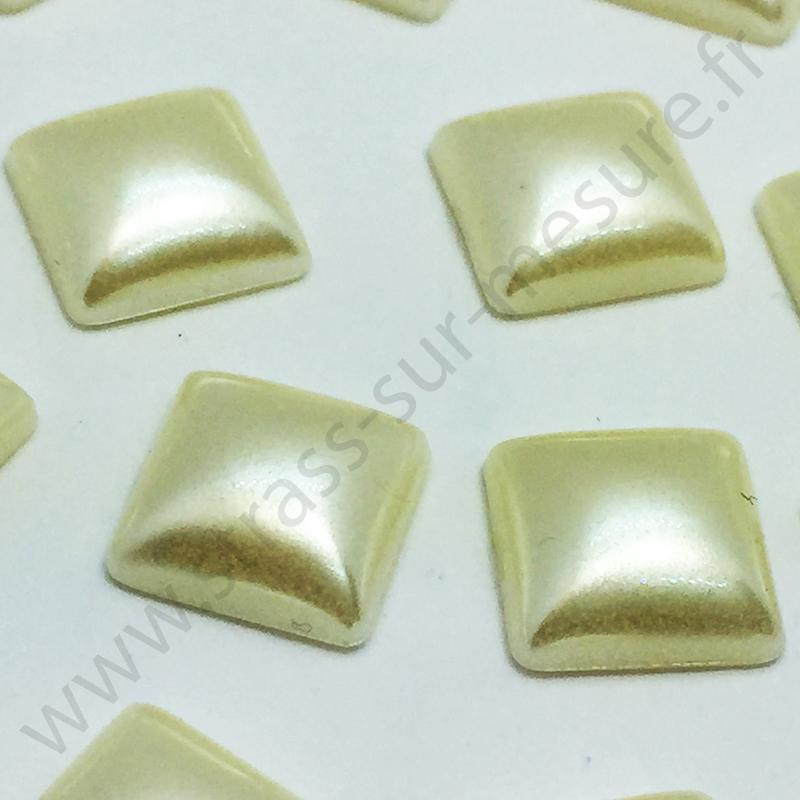 Demi-perle nacrée carré à coller - Ivoire nacré - 8mm, 10mm - détail