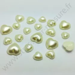 Demi-perle nacrée cœur à coudre - Ivoire nacré - 8mm à 12mm - détail