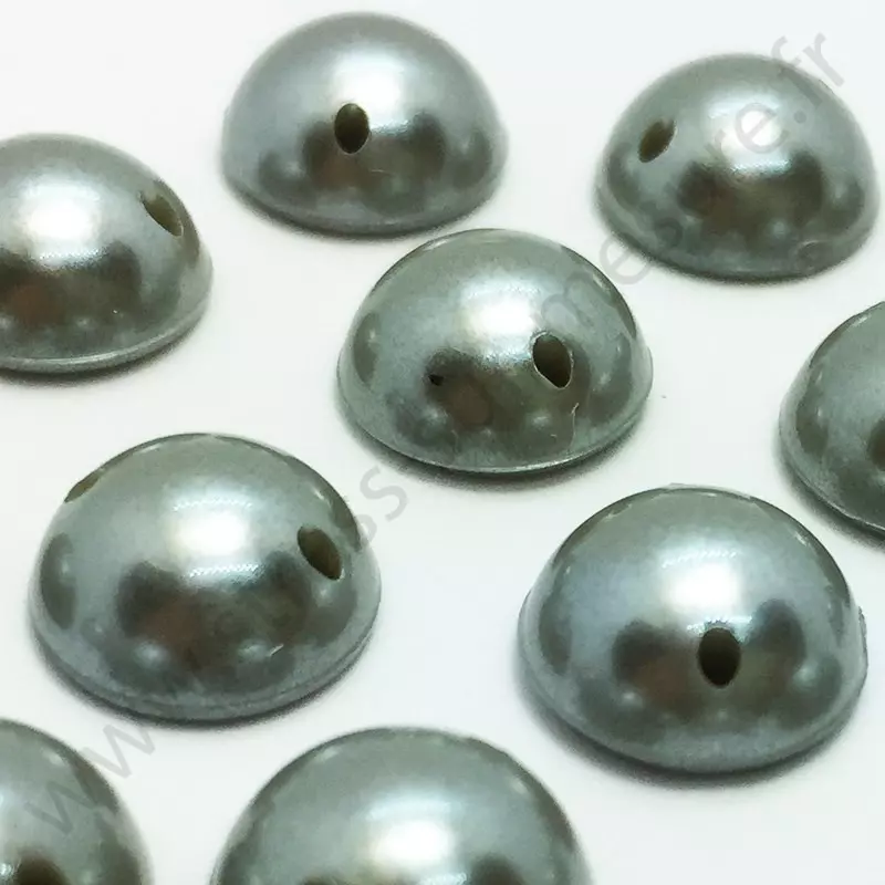 Demi-perle nacrée rond à coudre - Gris nacré - 6mm à 10mm - détail