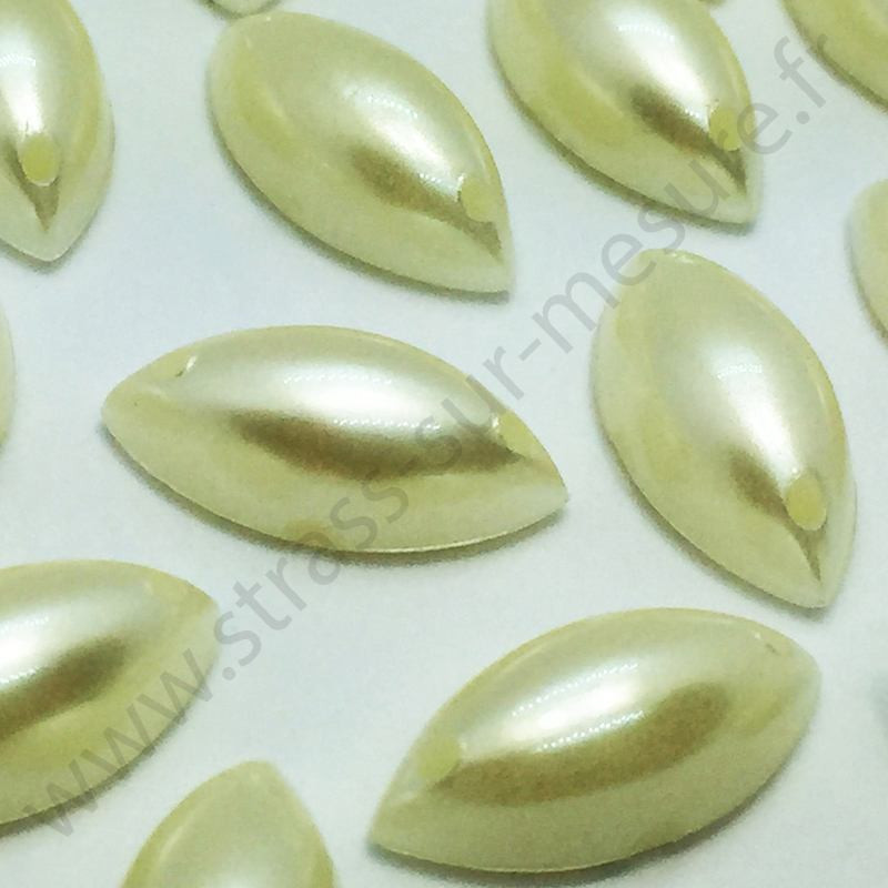 Demi-perle nacrée ovale à coudre - Ivoire nacré - 10mm, 15mm - détail