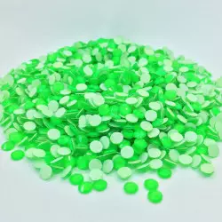 Strass thermocollant fluorescent en verre - Vert - 2mm à 6mm
