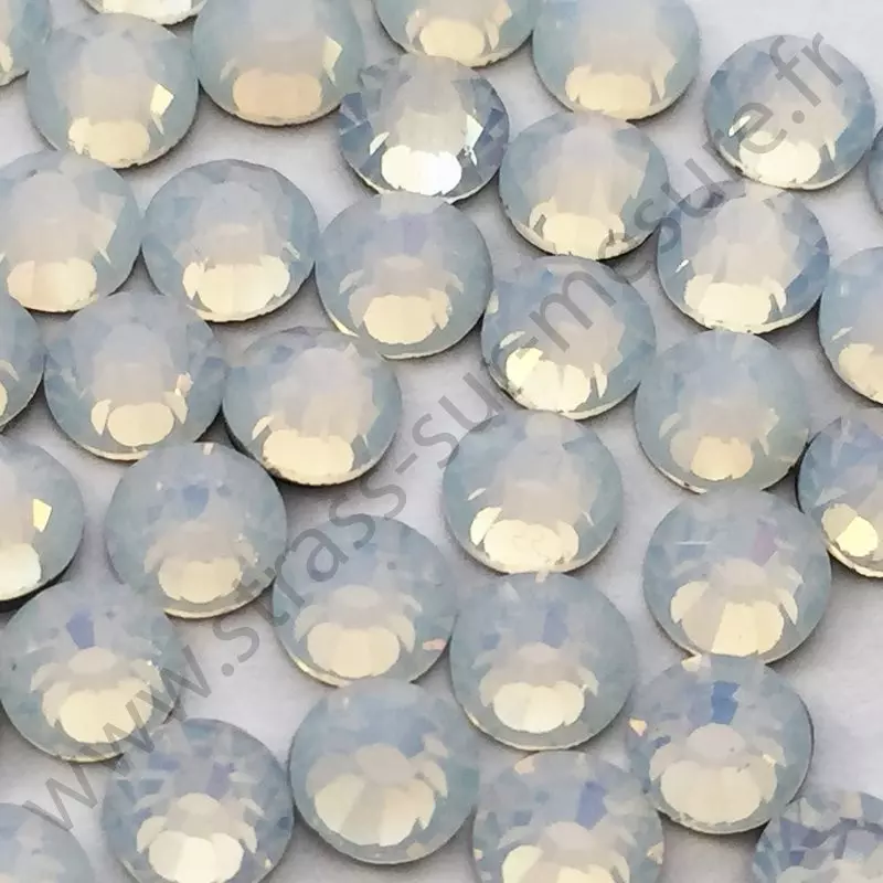 Strass verre thermocollant - Blanc opale - 2mm à 6mm - détail
